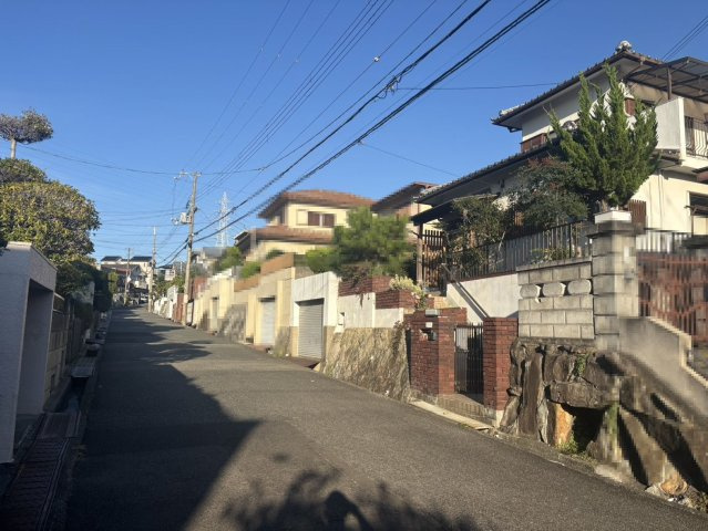 神戸市須磨区菅の台6丁目土地の前面道路含む現地写真