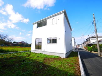 【エントランス】 | 八街市八街に第17 全8棟 8号棟 新築戸建  | 令和7年9月築 オール電化リビング約17帖JR総武本線八街駅徒歩約15分 本下水 ローソン徒歩約4分