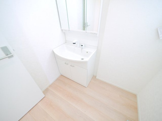 【独立洗面台】 | 八街市八街に第17 全8棟 8号棟 新築戸建  | 令和7年9月築 オール電化リビング約17帖JR総武本線八街駅徒歩約15分 本下水 ローソン徒歩約4分