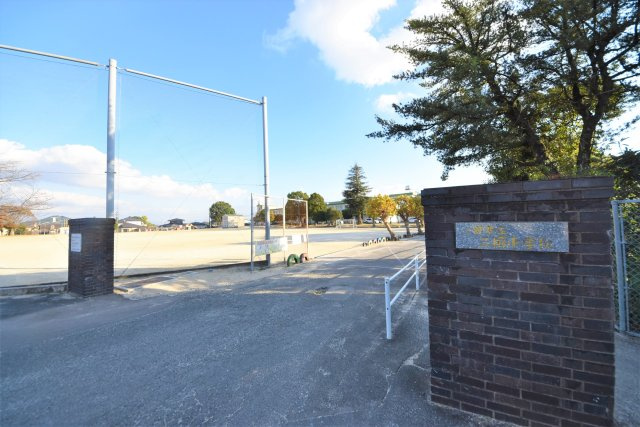 小郡市三国が丘4丁目第1-2棟（1号棟）の周辺|三国小学校