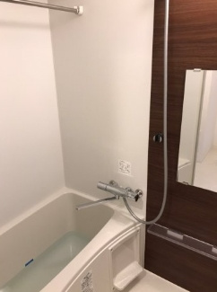 【浴室】 | クレヴィスタ中野新橋 | 浴室乾燥機付きバス。