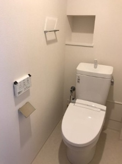 【トイレ】 | クレヴィスタ中野新橋 | 温水洗浄便座。