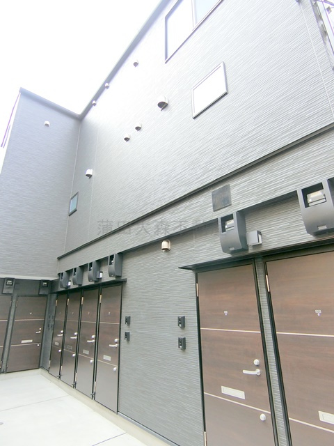 Cスクエア矢口の外観|2025年10月築　木造地上3階建て1R～1LDK総戸数8戸インターネット無料
東京都大田区東矢口2丁目　東急多摩川線矢口渡駅最寄り徒歩6分、武蔵新田駅徒歩12分
東急池上線池上駅徒歩13分