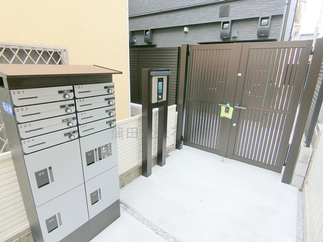 Cスクエア矢口のエントランス|オートロック宅配BOXメールBOX
