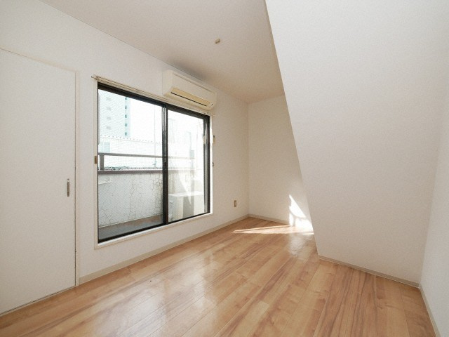 ヴィラ上町の居間・リビング