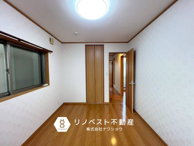 東大阪市若江東町1丁目の洋室|約６帖の洋室。
２つのクローゼット付きなので、用途によって使い分け可能です◎