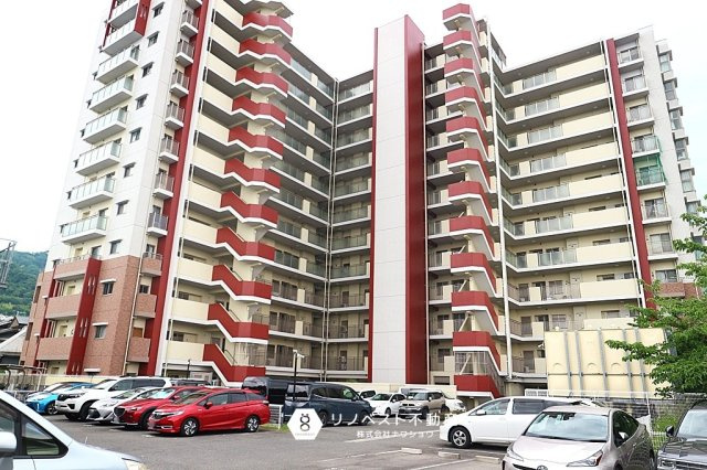 メゾンドール瓢箪山の外観|総戸数102戸の大型マンションです！ペットは飼育不可となっております。