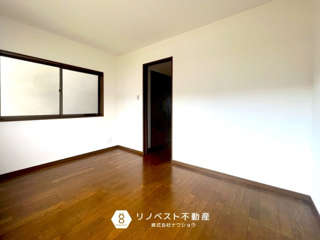 東大阪市日下町5丁目の洋室|シンプルな約6帖洋室。お好みのレイアウトを楽しみください♪