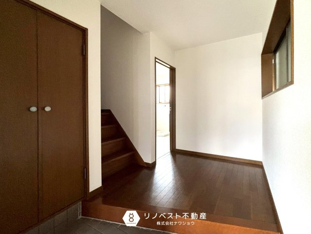 東大阪市日下町5丁目の玄関|広々とした玄関ホールで開放感があります◎