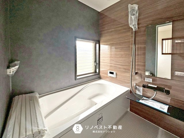 東大阪市日下町5丁目の浴室|こだわりの詰まったバスルーム◎
品のあるクロスでゆったりと日々の疲れを癒してください♪