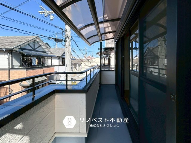 東大阪市楠根3丁目のバルコニー|横幅のあるバルコニーでお洗濯物をたくさん干せます◎