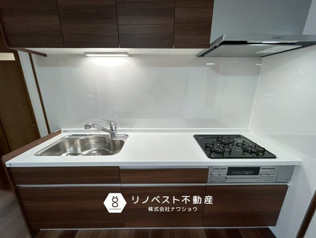東大阪市楠根3丁目のキッチン|3口コンロで作業効率アップ⤴作業スペースも十分に確保されております◎