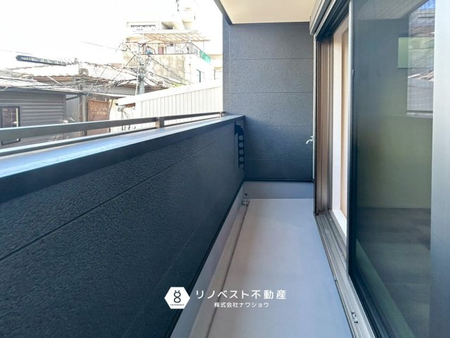 東大阪市足代3丁目新築戸建のバルコニー|2階と3階にバルコニーがあるので洗濯物を干す場所には困りませんね◎