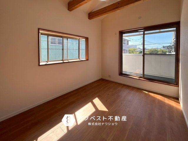 東大阪市御厨東1丁目の洋室|2か所に窓があるので陽当たりも良好です♪