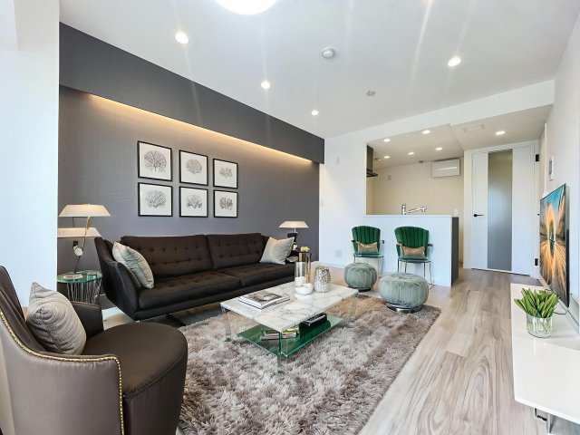 パルコート浦和の居間・リビング|※家具はイメージになります。
明るさと温かみが両立した空間。ここから始まる暮らしが楽しみになりますよ♪