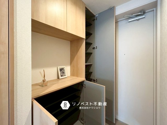 ライオンズマンション鴻池新田の玄関|大容量のシューズボックスがあるのでスッキリとした玄関周りになりそうですね！