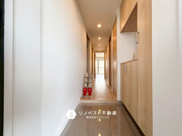 ライオンズマンション鴻池新田の玄関|リフォームされたばかりなので大変キレイな室内です！新築気分でお住まい頂けます！