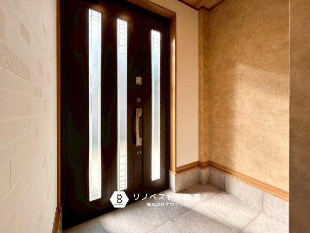 東大阪市高井田西1丁目の玄関|お好みのシューズボックスを設置ください♪