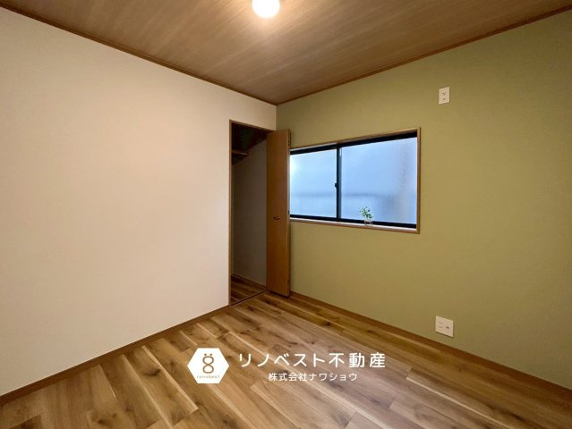 東大阪市南鴻池町2丁目の洋室|約4.5帖の洋室。小さなクローゼットもあり、書斎に最適です◎