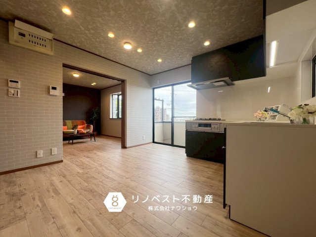 東大阪市東石切町6丁目の居間・リビング|ダウンライトでお部屋が広く見えます♪