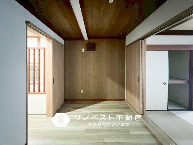 東大阪市加納3丁目中古戸建の洋室|和室とDKの間に位置する洋室です♪収納棚を置くなど使用用途は様々です◎