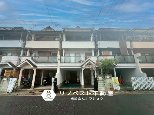 東大阪市加納3丁目中古戸建の外観|車庫1台分あり◎通学に便利な立地でお子様のいるファミリーにおすすめ！