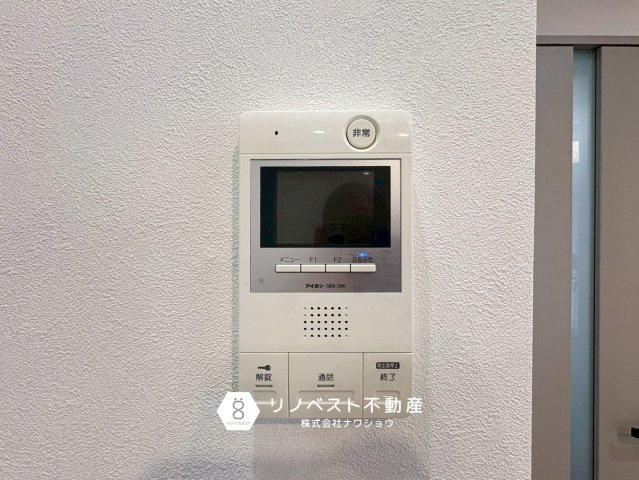 エスリード鴻池の防犯設備|TVモニター付きインターホンなので事前に訪問者を確認できるのは安心ですね◎