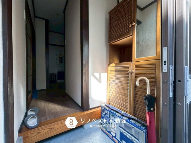 東大阪市若江東町2丁目の玄関|玄関収納があるのでスッキリとした玄関周りにすることができます！