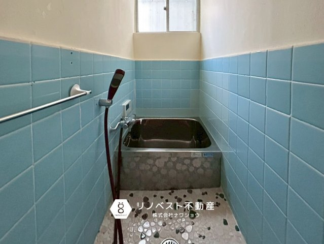 東大阪市若江東町2丁目の浴室|コンパクトなお風呂ですがバスタブもあるので暖かいお湯に浸かって頂けます♪