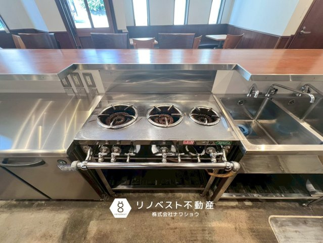 平野区加美北8丁目のキッチン|3口コンロなので、同時調理も可能です◎