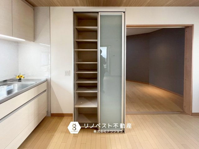 平野区加美北8丁目の収納|食品のストックや細々した日用品の収納に便利です◎