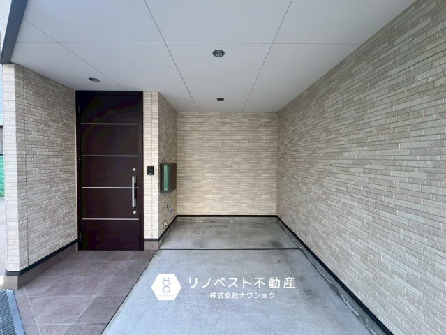平野区加美北8丁目の駐車場|1台分の駐車スペース付！
ビルトインガレージなので雨から愛車を守れます◎