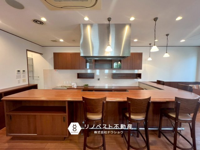 平野区加美北8丁目の内装|お客様との会話もは弾みそうなカウンター。
店内が見渡せます◎