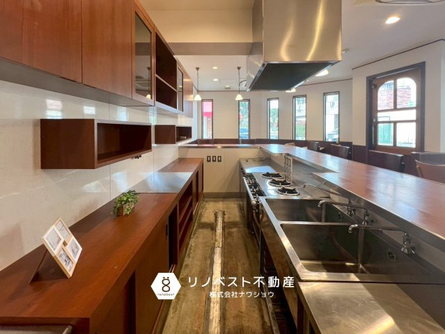 平野区加美北8丁目の内装|厨房の設備もそのままご利用いただけます◎