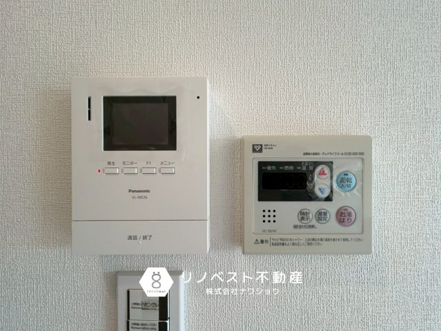 ハイマート若江2棟の玄関|玄関にシューズボックスがあるのでスッキリとした玄関周りにすることができますね！