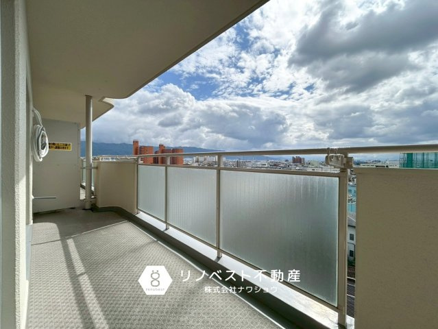 ハイマート若江2棟のその他共用部分|キレイに清掃されたロビー。明るい気分で帰宅できますね！