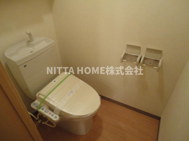 メルシー アトスのトイレ|シャワー付きのトイレです＊