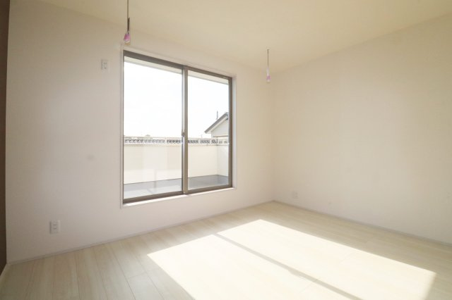 郡山市富田町字大徳南第3　　　１号棟　　　小山田小学校、郡山第６中学区　の洋室