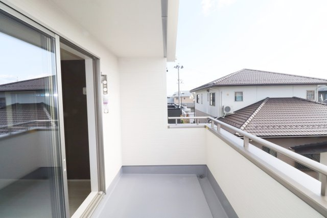 郡山市富田町字大徳南第3　　　１号棟　　　小山田小学校、郡山第６中学区　の洋室