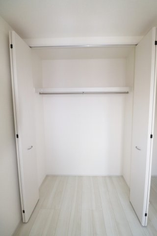 郡山市富田町字大徳南第3　　　１号棟　　　小山田小学校、郡山第６中学区　の洋室