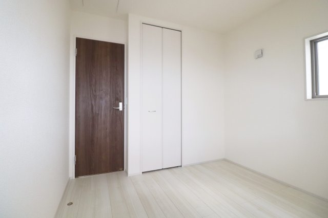 郡山市富田町字大徳南第3　　　１号棟　　　小山田小学校、郡山第６中学区　の庭