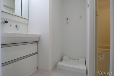 【洗面所】 | レジデンスユウキ | 広い洗面スペース