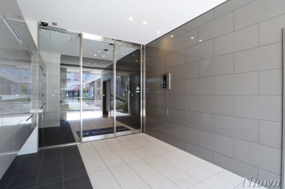 【エントランス】 | レジデンスユウキ | 落ち着いたエントランスです