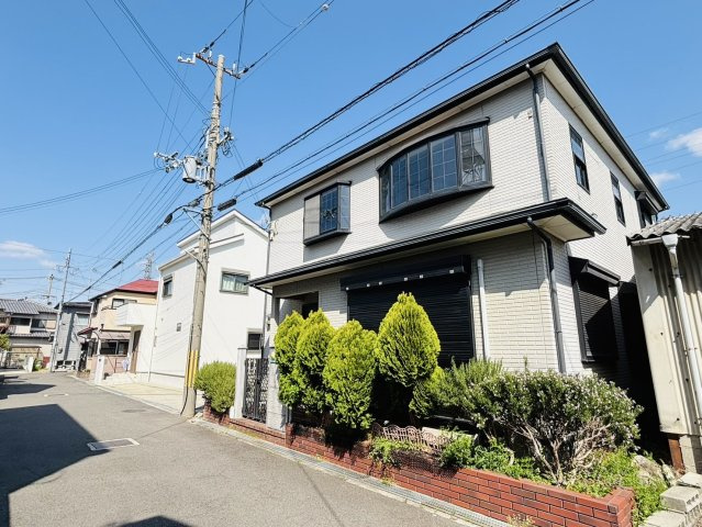 岸和田市神須屋町1丁目　古家付き土地の前面道路含む現地写真