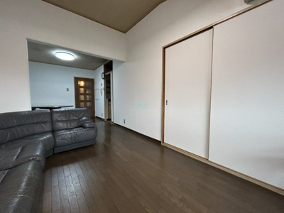 【居間・リビング】 | 椿ハイツ瀬田川 | ご家族やお客様との時間など、多くの時を刻む空間。