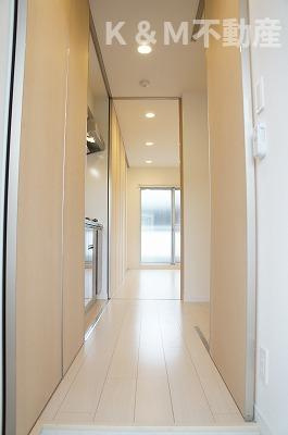 リブリグランポートの玄関|明るい玄関です