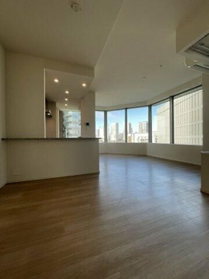 【居間・リビング】 | SKYZ TOWER&GARDEN（スカイズタワー＆ガーデン）