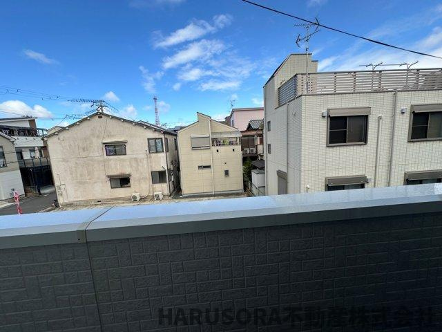 四條畷市江瀬美町　３階建のバルコニー