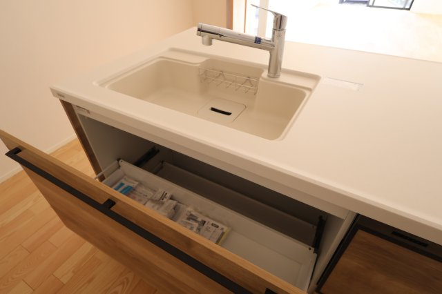 《仲介手数料無料》緑区大字三室1148-2(全1戸)新築一戸建てミラスモのキッチン|撮影日 2025年11月26日 13:30 晴れ