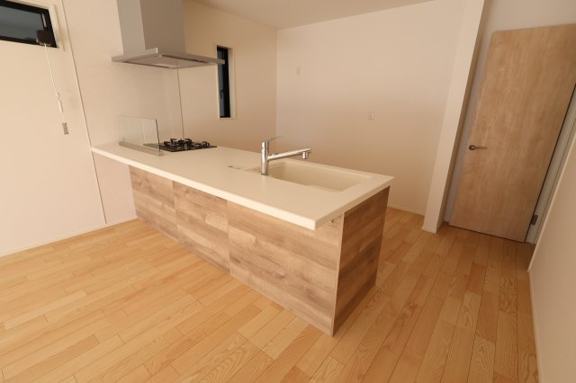 《仲介手数料無料》緑区大字三室1148-2(全1戸)新築一戸建てミラスモのキッチン|撮影日 2025年11月26日 13:30 晴れ